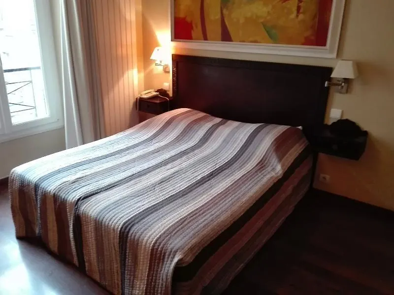 Hotel Tingis Париж