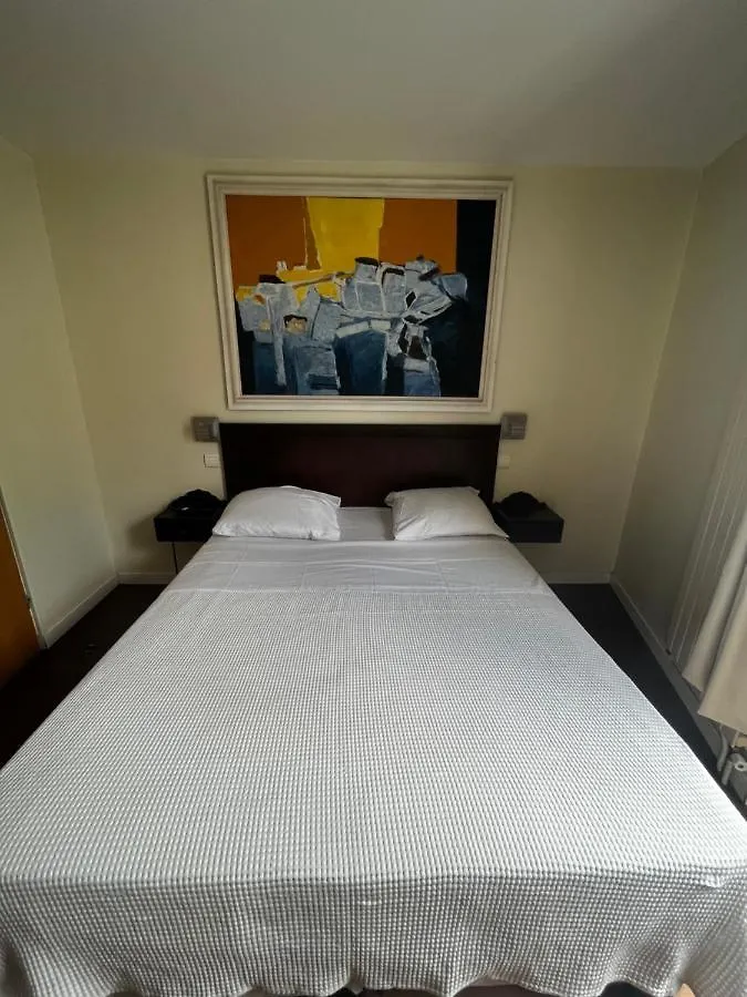 Hotel Tingis Париж