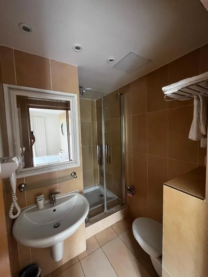 Hotel Tingis Париж