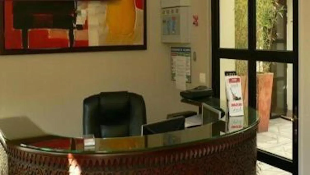Hotel Tingis Париж